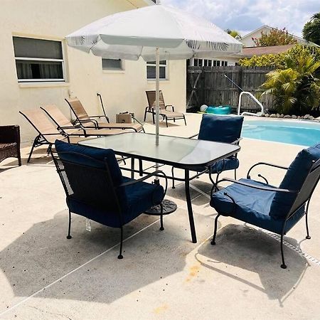 Beach, Sand, Firepit And Pool Clearwater Beach Exterior photo