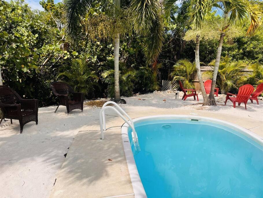 Beach, Sand, Firepit And Pool Clearwater Beach Exterior photo