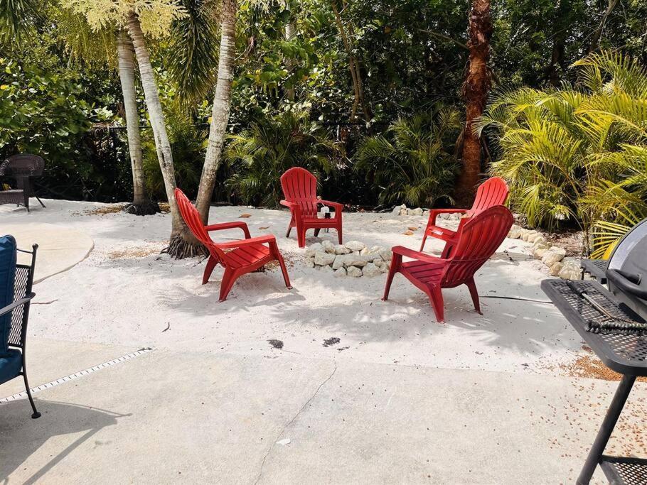 Beach, Sand, Firepit And Pool Clearwater Beach Exterior photo