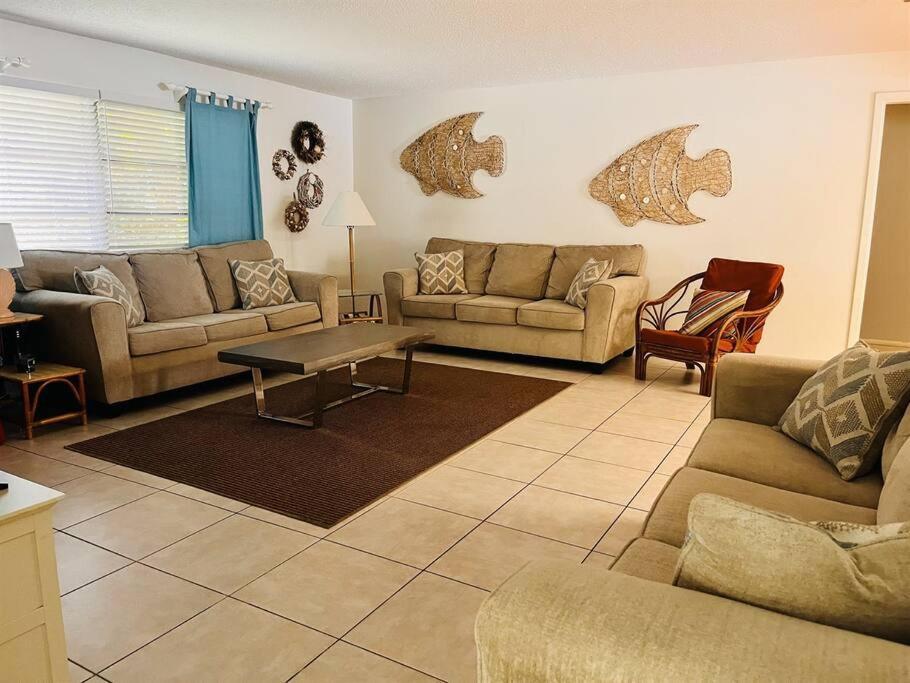 Beach, Sand, Firepit And Pool Clearwater Beach Exterior photo
