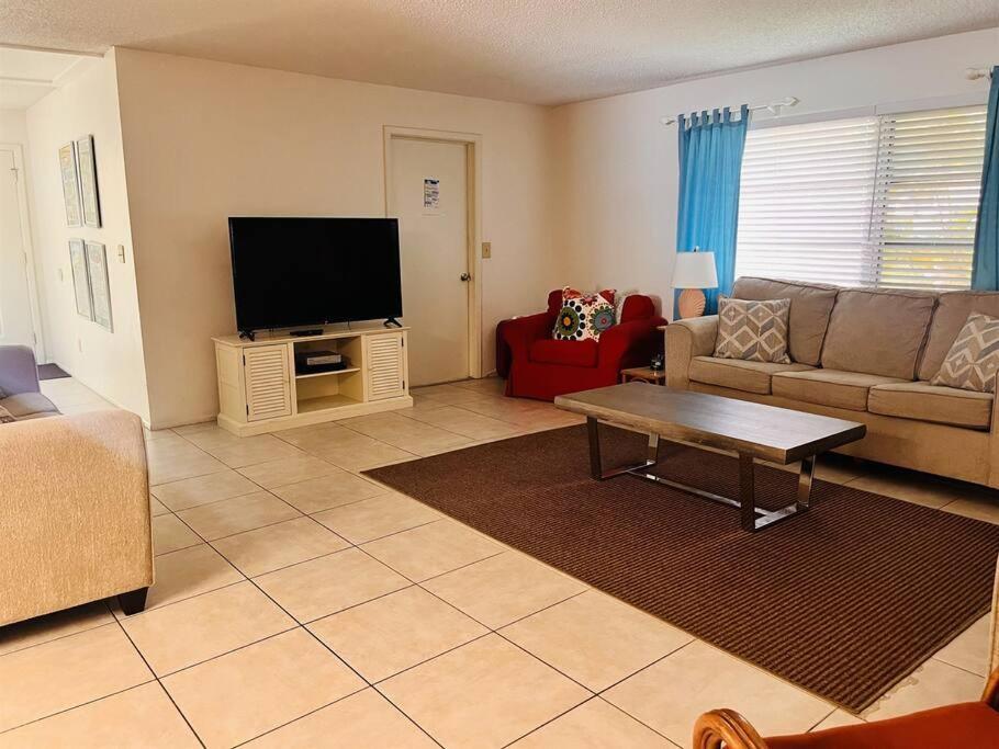 Beach, Sand, Firepit And Pool Clearwater Beach Exterior photo