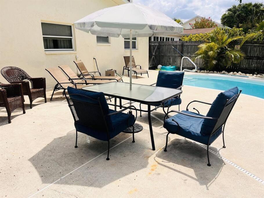 Beach, Sand, Firepit And Pool Clearwater Beach Exterior photo