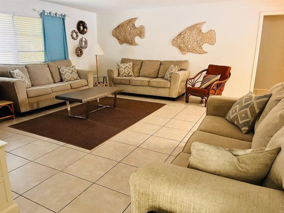 Beach, Sand, Firepit And Pool Clearwater Beach Exterior photo